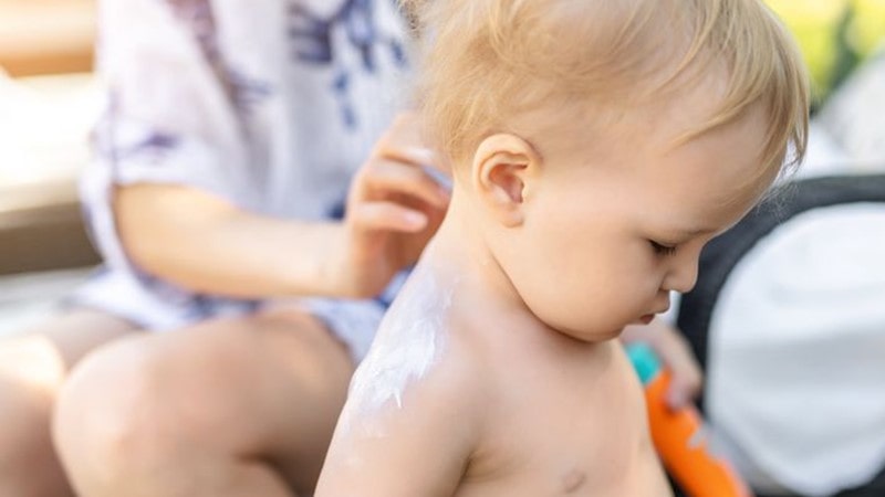ضد آفتاب برای کودک زیر 6 ماه