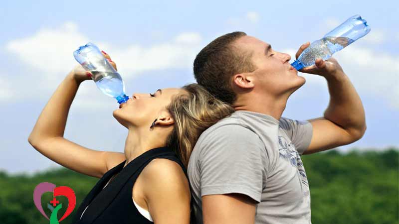 نوشیدن آب زیاد برای درمان کلیه