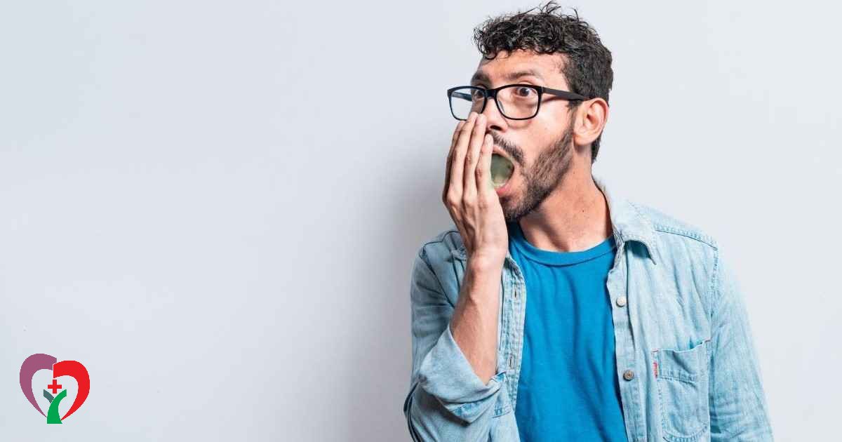 چه عواملی می‌توانند باعث بوی بد دهان شوند